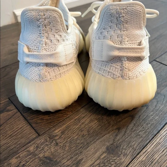 Yeezy Boost - Picture 6 of 6